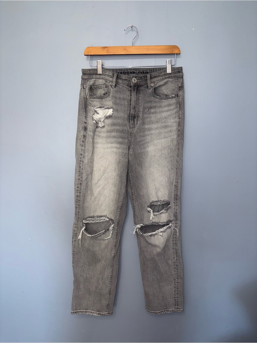 American Eagle | Gray Distressed Jeans | Size 8